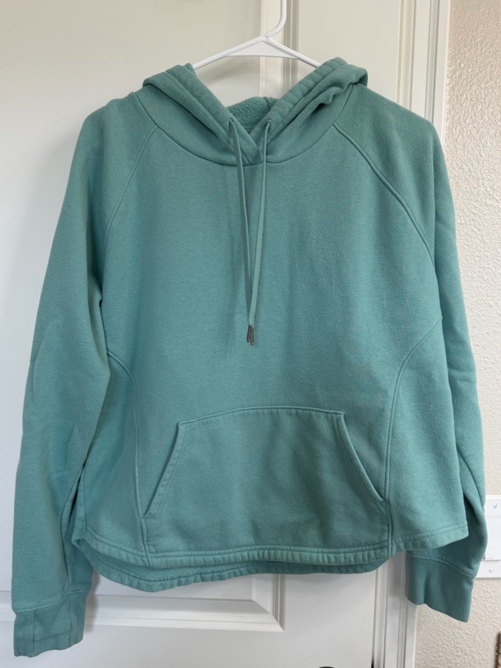 Women’s Lightweight Pullover Hoodie in Seafoam